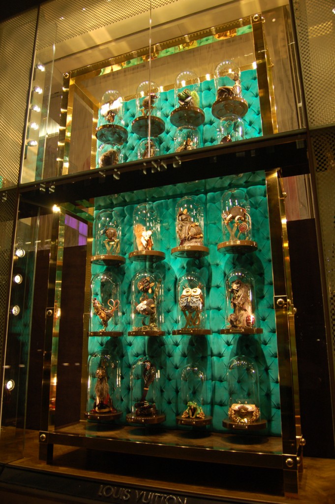 EA104696, Beautiful Louis Vuitton Window in Copley Place - …